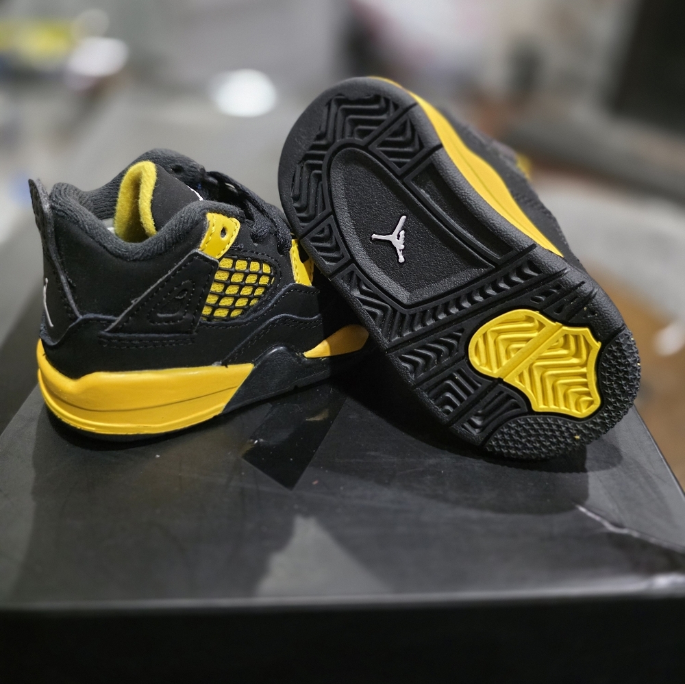 Nike Air Jordan 4 Retro Thunder 2023 TD